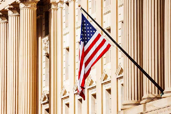 翁富豪：4.9关税冲击与经济数据叠加，黄金晚间操作策略及走势分析！